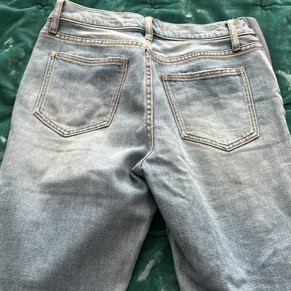 Crop Maternity Jeans - Picture 5 of 6